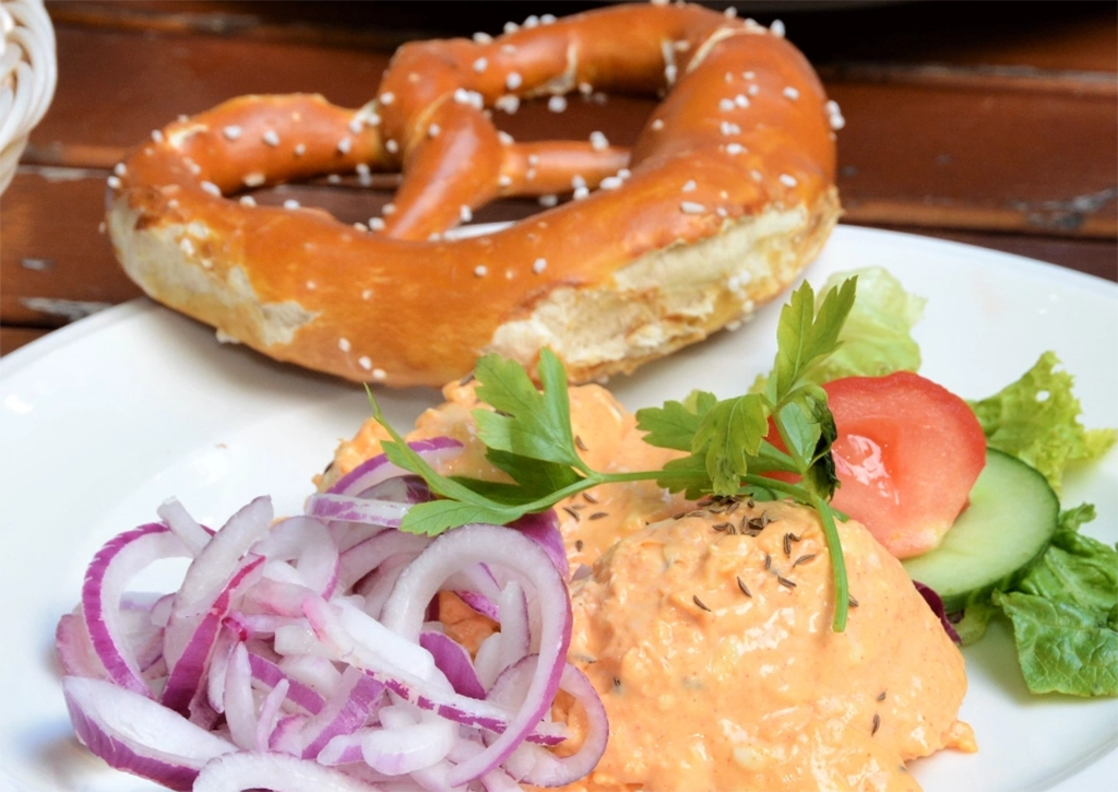 Hofbräuhaus Brotzzeit mit Brezn und Obazder