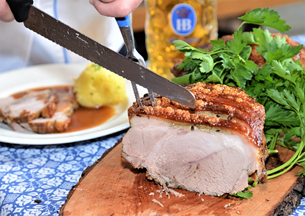 Hofbräuhaus München: Schweinsbraten